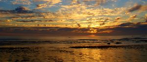 Preview wallpaper sunset, clouds, sea, horizon