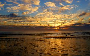 Preview wallpaper sunset, clouds, sea, horizon