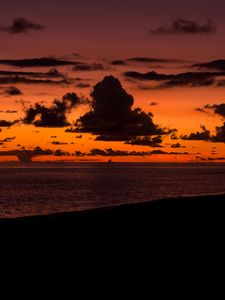 Preview wallpaper sunset, clouds, sea, beach, horizon