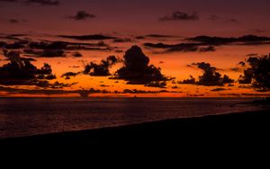 Preview wallpaper sunset, clouds, sea, beach, horizon