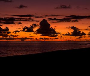 Preview wallpaper sunset, clouds, sea, beach, horizon