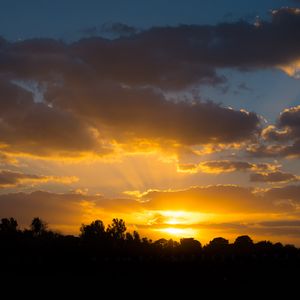 Preview wallpaper sunset, clouds, sky