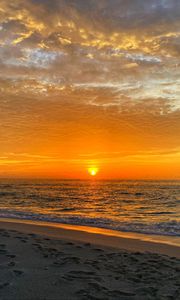 Preview wallpaper sunset, coast, beach, sea, horizon