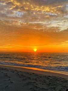 Preview wallpaper sunset, coast, beach, sea, horizon