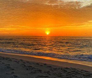 Preview wallpaper sunset, coast, beach, sea, horizon