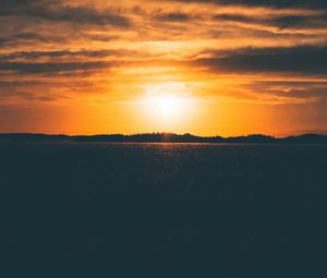 Preview wallpaper sunset, field, grass, sky