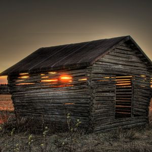 Preview wallpaper sunset, field, house, landscape