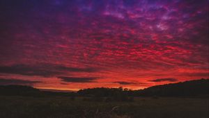 Preview wallpaper sunset, field, sky, beautiful landscape