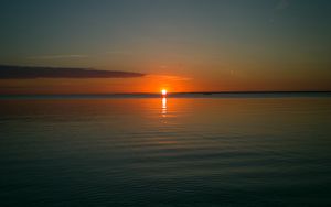 Preview wallpaper sunset, glare, sea, horizon