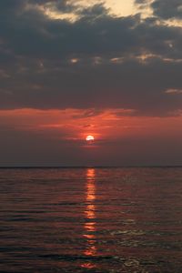Preview wallpaper sunset, glare, sea, horizon, clouds