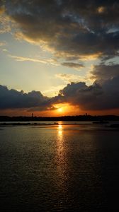 Preview wallpaper sunset, glare, sun, sea, waves