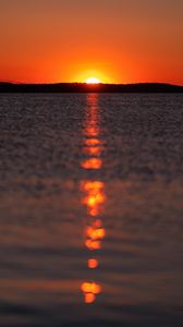 Preview wallpaper sunset, glare, water, horizon