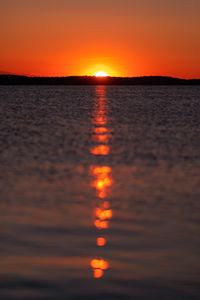 Preview wallpaper sunset, glare, water, horizon