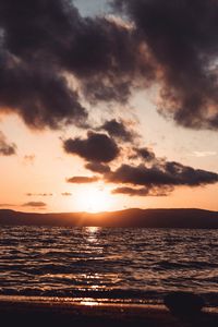 Preview wallpaper sunset, glare, water, horizon, ripples