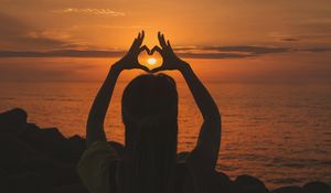 Preview wallpaper sunset, heart, hands, back