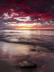 Preview wallpaper sunset, horizon, beach, stones, sea