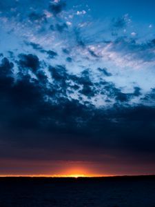 Preview wallpaper sunset, horizon, clouds, sky, light