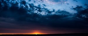 Preview wallpaper sunset, horizon, clouds, sky, light