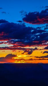 Preview wallpaper sunset, horizon, clouds, colorful, sky