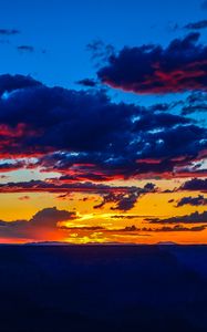 Preview wallpaper sunset, horizon, clouds, colorful, sky