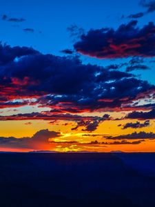 Preview wallpaper sunset, horizon, clouds, colorful, sky