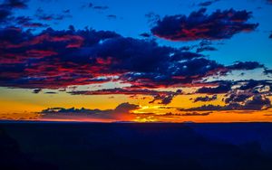 Preview wallpaper sunset, horizon, clouds, colorful, sky