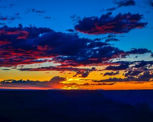 Preview wallpaper sunset, horizon, clouds, colorful, sky