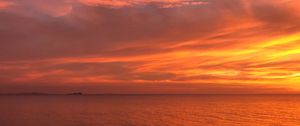 Preview wallpaper sunset, horizon, coast, orange