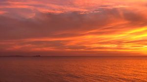 Preview wallpaper sunset, horizon, coast, orange