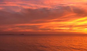 Preview wallpaper sunset, horizon, coast, orange