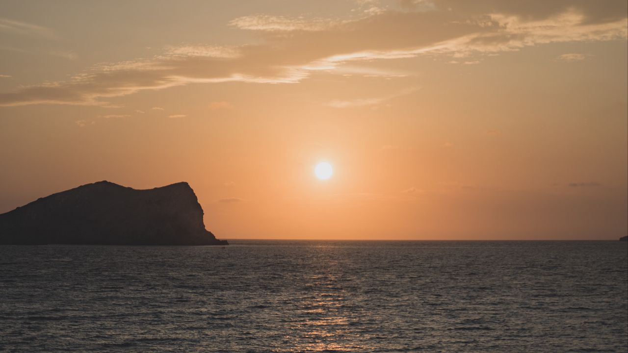 Wallpaper sunset, horizon, glare, water, rocks