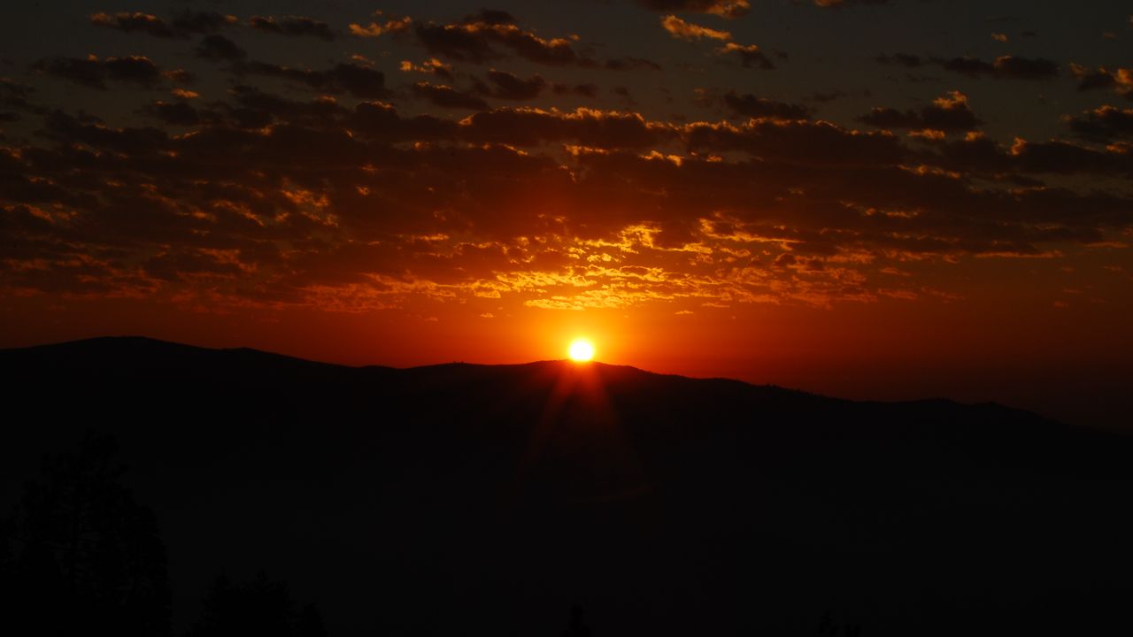 Wallpaper sunset, horizon, mountain, clouds, dark