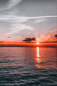 Preview wallpaper sunset, horizon, ripples, sun