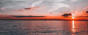 Preview wallpaper sunset, horizon, ripples, sun