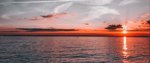 Preview wallpaper sunset, horizon, ripples, sun