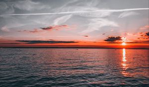 Preview wallpaper sunset, horizon, ripples, sun