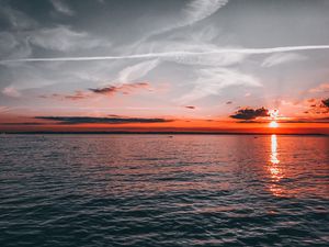Preview wallpaper sunset, horizon, ripples, sun