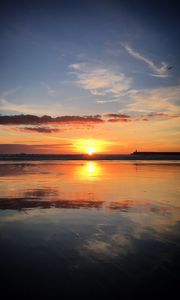 Preview wallpaper sunset, horizon, river, dark, landscape