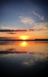 Preview wallpaper sunset, horizon, river, dark, landscape
