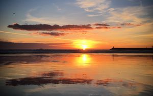 Preview wallpaper sunset, horizon, river, dark, landscape