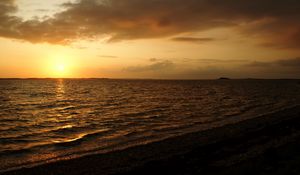 Preview wallpaper sunset, horizon, sea, waves, nature