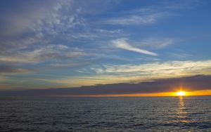Preview wallpaper sunset, horizon, sea, sky, clouds
