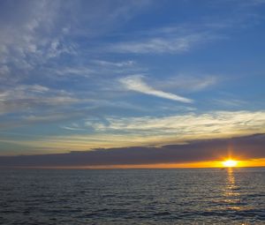 Preview wallpaper sunset, horizon, sea, sky, clouds