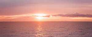 Preview wallpaper sunset, horizon, sea, sun, evening