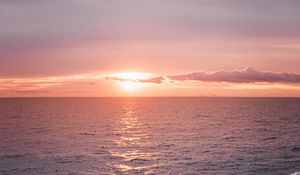 Preview wallpaper sunset, horizon, sea, sun, evening
