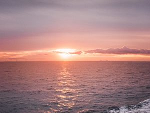 Preview wallpaper sunset, horizon, sea, sun, evening