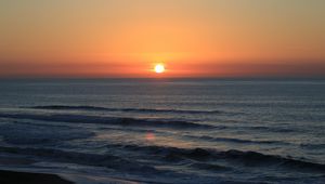 Preview wallpaper sunset, horizon, sea, evening, waves