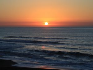 Preview wallpaper sunset, horizon, sea, evening, waves
