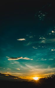 Preview wallpaper sunset, horizon, sky, clouds, sunlight
