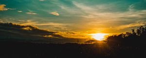 Preview wallpaper sunset, horizon, sky, clouds, sunlight
